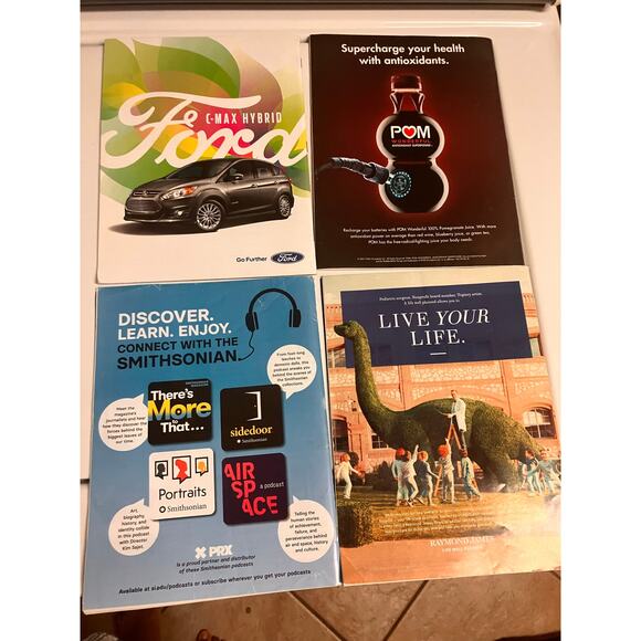 Smithsonian Magazine Lot of (4) Aztecs, Samuel Adams, Robots, Invisible Kingdom - Picture 2 of 6